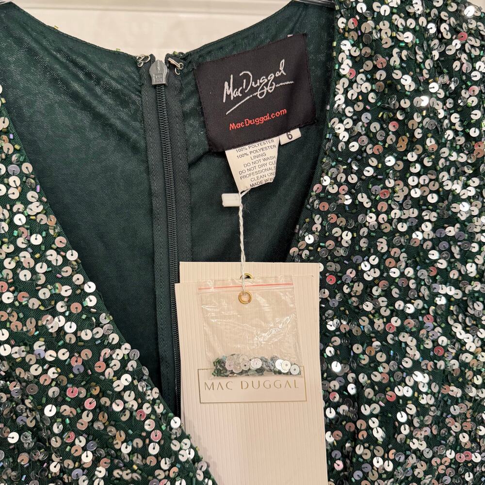 NEW Mac Duggal 5489 Sequin V-Neck Sheath Gown in Forest Green Size 6 - Picture 6 of 13